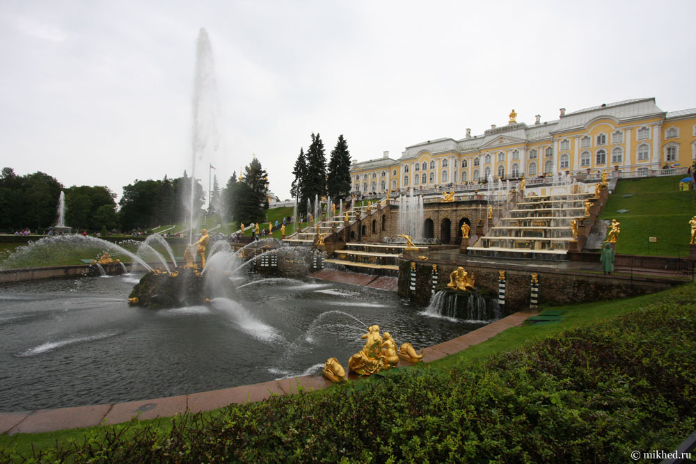 Дворец Петра в Петергофе