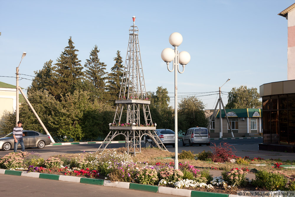 Ейфелева вежа в Прохоровці